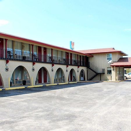 Executive Inn Goliad Bagian luar foto