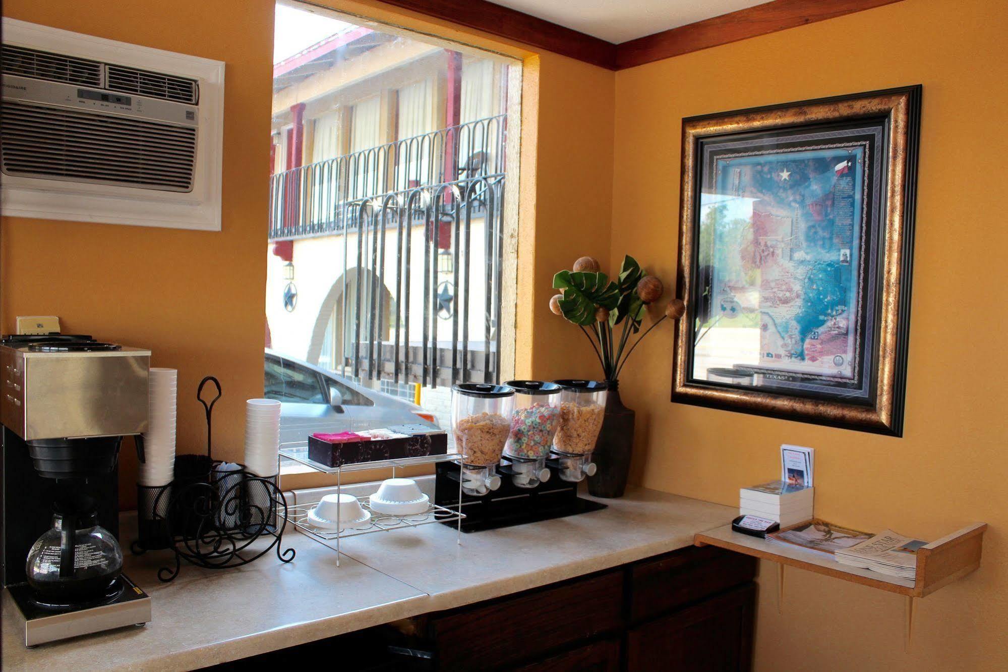 Executive Inn Goliad Bagian luar foto